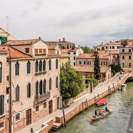 Carmini Canal View And Balcony With Lift Венеція Екстер'єр фото