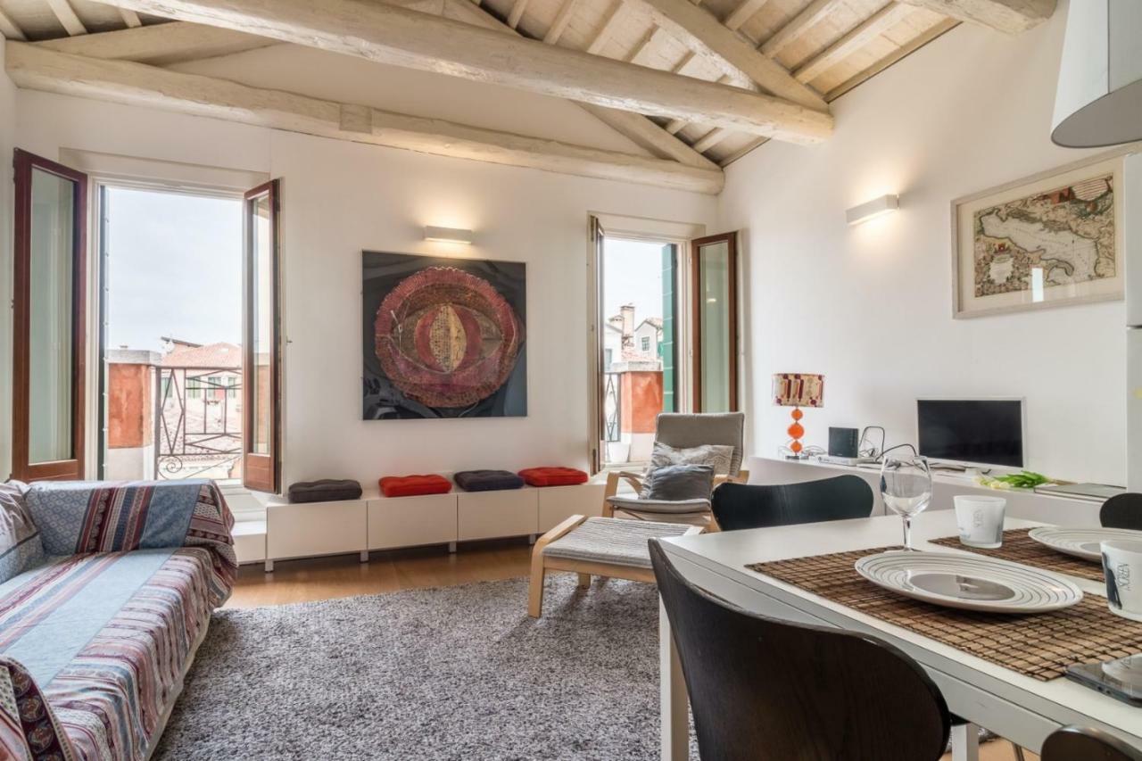 Carmini Canal View And Balcony With Lift Венеція Екстер'єр фото