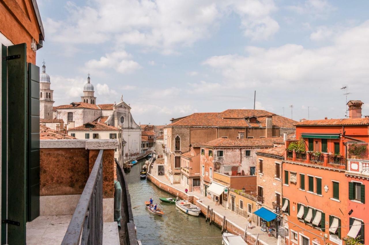 Carmini Canal View And Balcony With Lift Венеція Екстер'єр фото